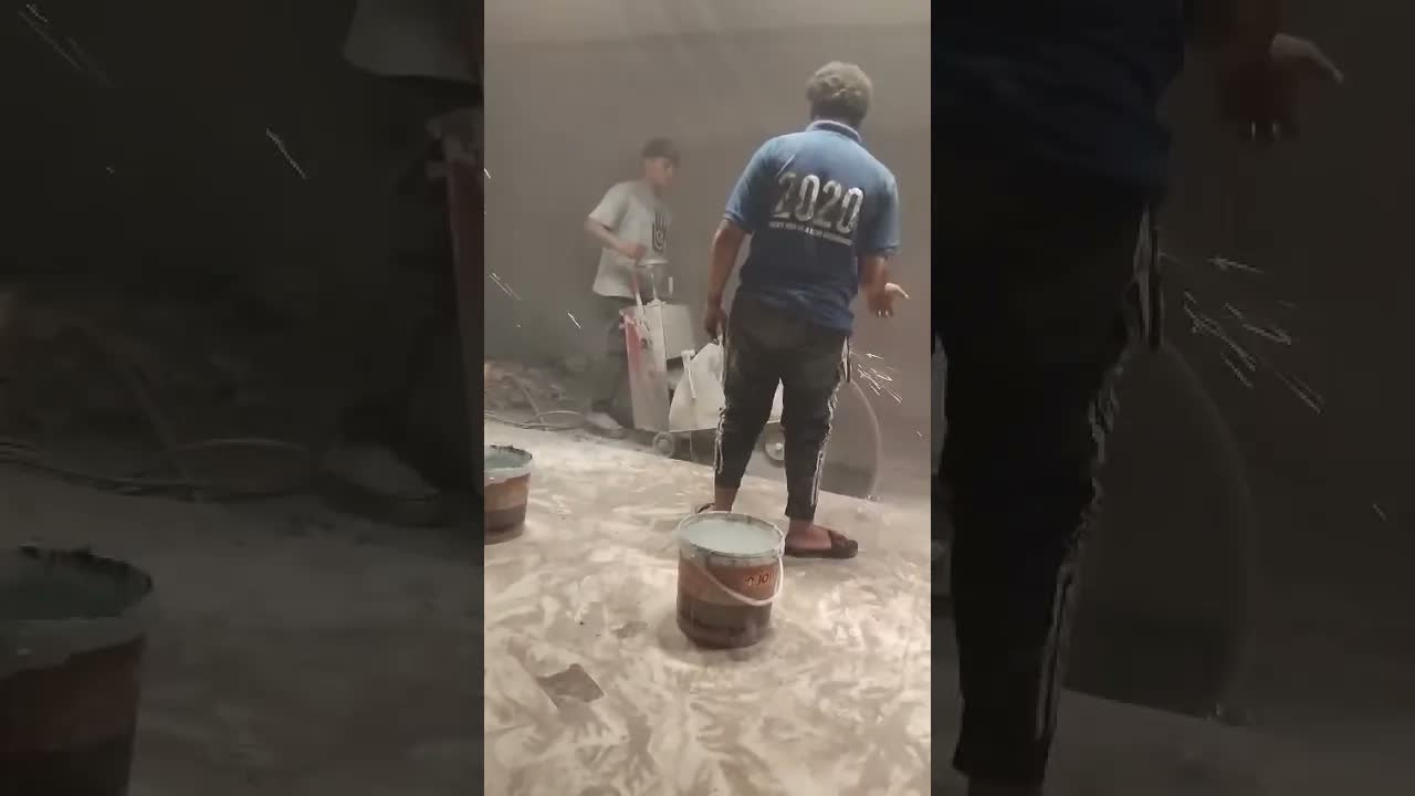 لقطة من فيديو قص أرضية خرسانية مسلحة بمنشار Floor Saw داخل موقع قائم